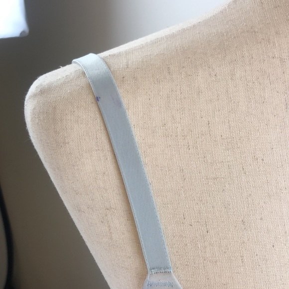 Bra Pink by Victorias Secret 32DD 32E - Picture 5 of 5